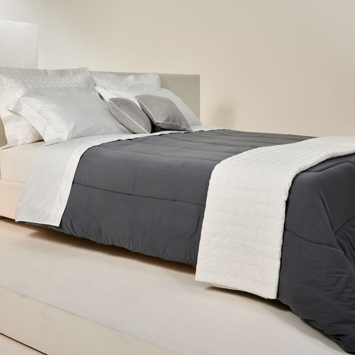 01 05 0857 Colcha Move Branco Branco 002